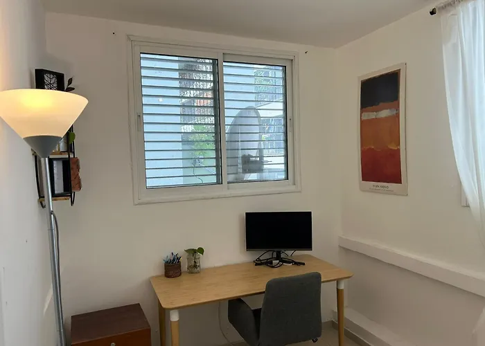 Apartment In Levontine