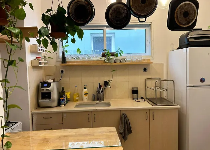 Apartment In Levontine